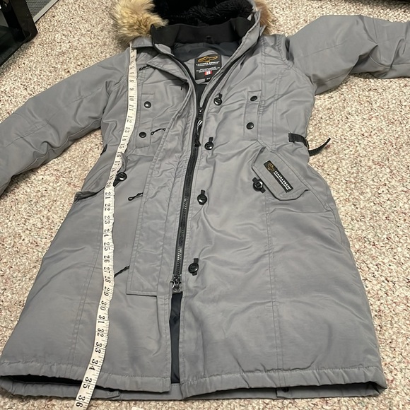 Canada Goose trillium parka - Picture 9 of 15